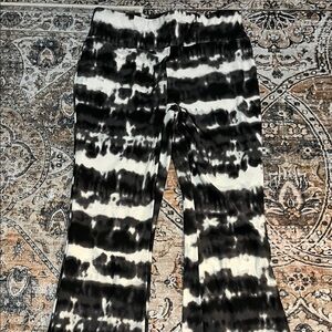 Black and white flare leggings